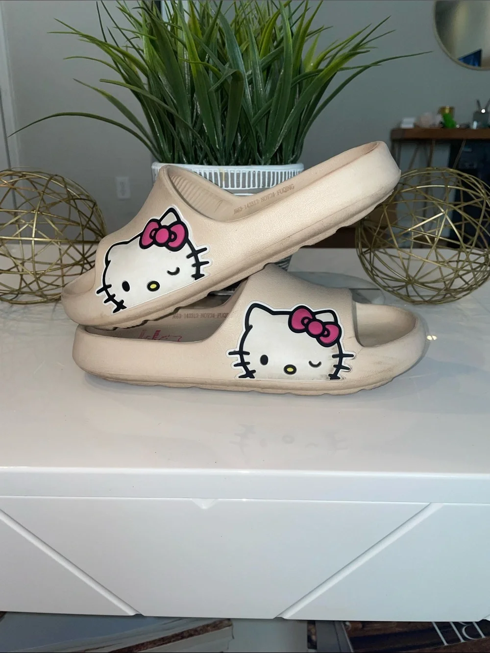 Hello Kitty Pink Bow Cream Slide Sandals for Kids